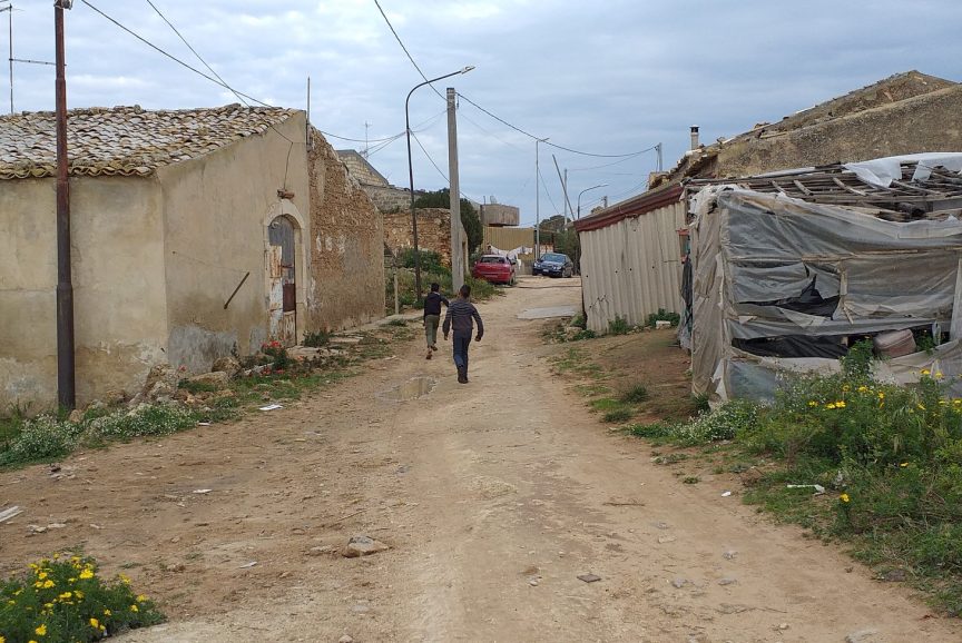 bambini-nel-nulla-aspect-ratio-864-578