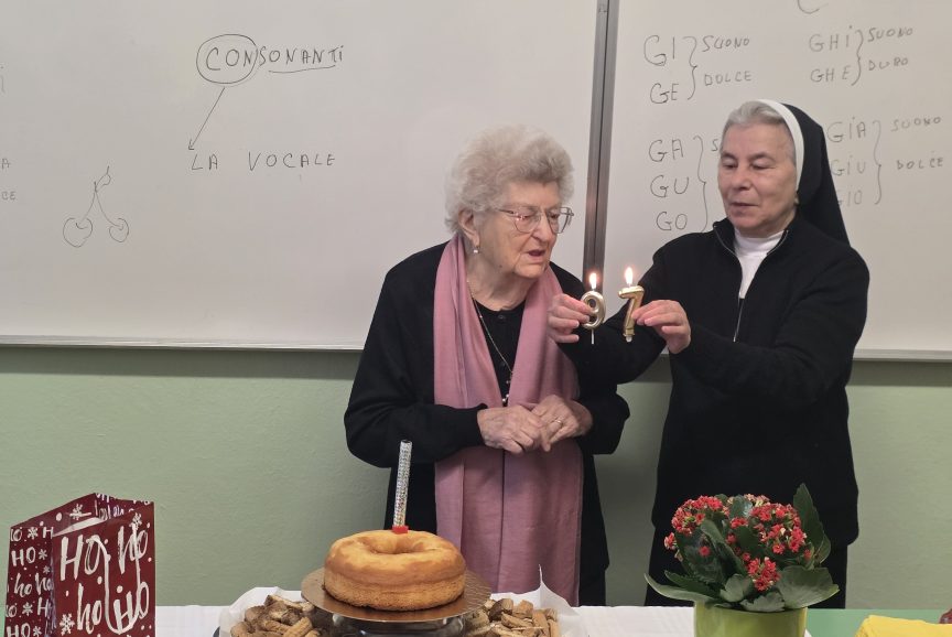 Compleanno-Maestra-Adriana-1-scaled-aspect-ratio-864-578